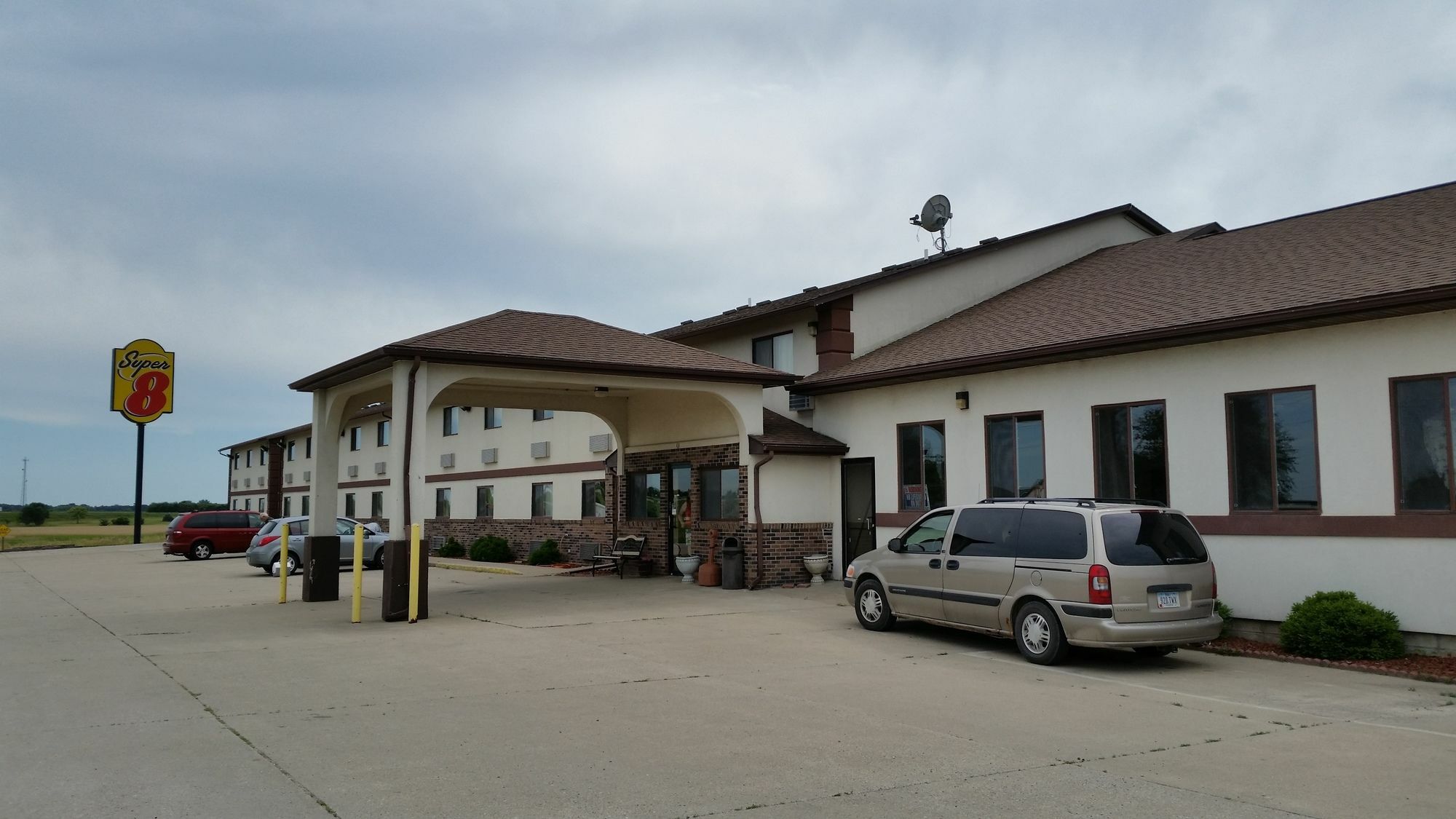 Super 8 By Wyndham Grinnell Ia Exteriér fotografie
